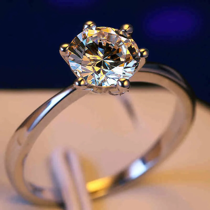 Gold Six-Claw Crystal Ring – Elegant Bridal & Gift Jewelry.