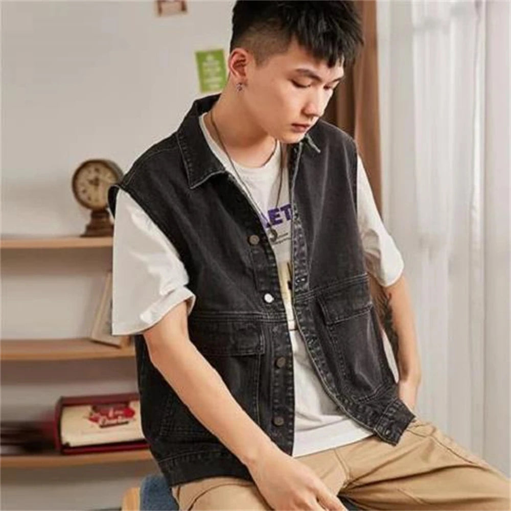 Trendy Denim Vest – Bold & Casual for Spring & Autumn.